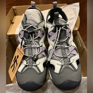 Zeroxposur Womens Umpqua River Sandals - Brand new in Box - Never Worn.